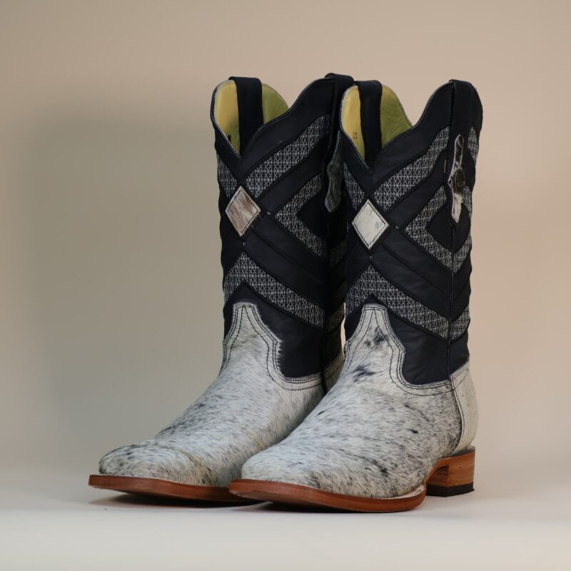 Bota-Pelo-53.jpg Pegazuz Black & White Cowhide Boot PG27 - 8.5