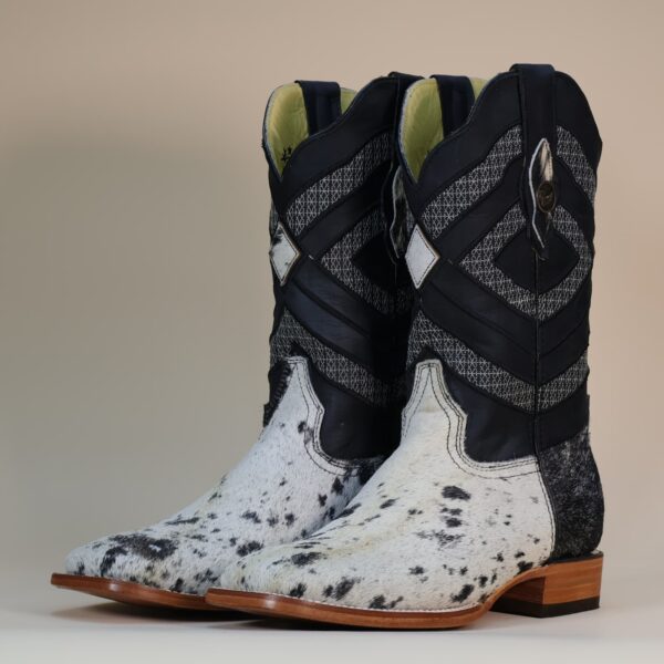 Bota-Pelo-9.jpg Pegazuz Black & White Cowhide Boot PG05 - 8.5