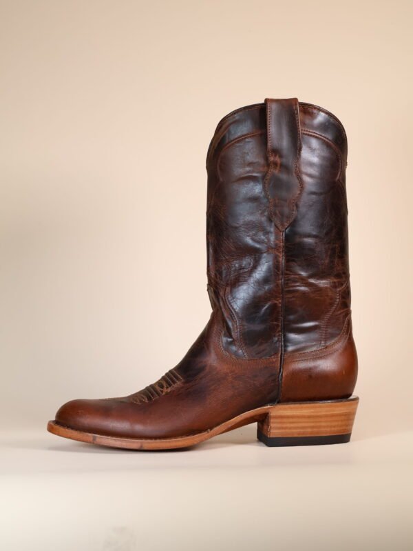 IMG_5464-scaled-1.jpg Classic Borrego Rodeo Royale Roper Toe Boots – Brown/Honey