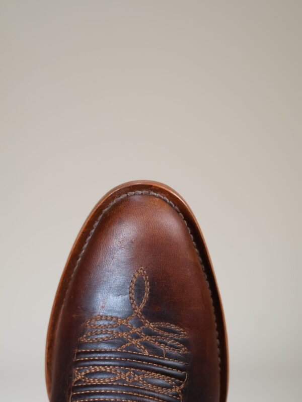 IMG_5565-scaled-1.jpg Classic Borrego Rodeo Royale Roper Toe Boots – Brown/Honey