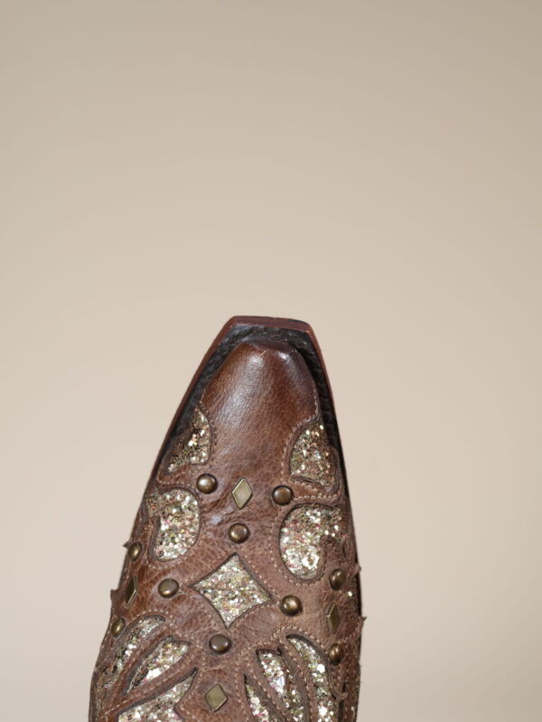 C3331 - WOMEN'S ORIX GLITTERED INLAY AND STUDS BROWN SNIP TOE COWBOY BOOT